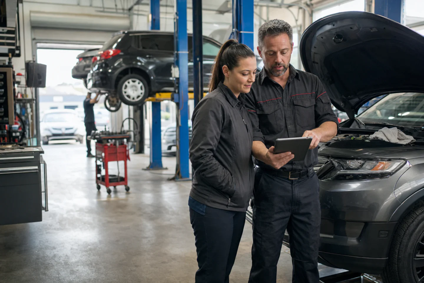 Automotive team using Sidekick during a real working day